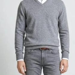 Pull gris moyen col V mixte T M Galeries Lafayette 100% lambswool neuf