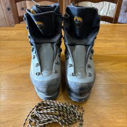 Chaussures sportiva en coque plastique