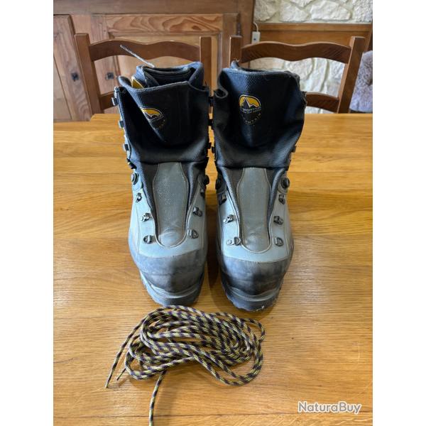 Chaussures sportiva en coque plastique