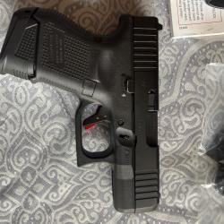 Vends Glock 26 avec holster ceinture, d&eacute;tente Timmey et 3 chargeurs. Excellent &eacute;tat, malette etc.