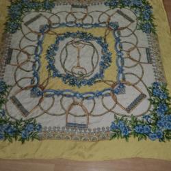 carr&eacute; foulard vintage 100% soie roulott&eacute; main  85 X 85 cm