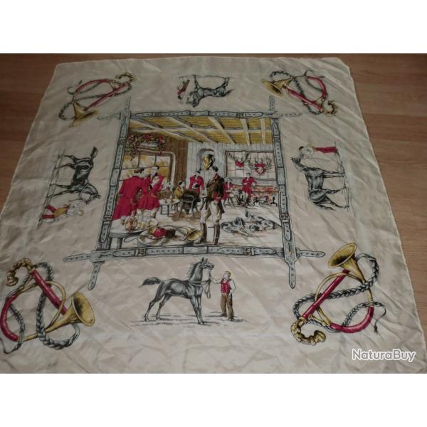 carr� foulard vintage 100% soie roulott� main  taverne  79 X 74 cm
