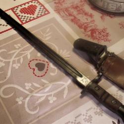 Baillonette US17 avec un morceau d'&eacute;tui et support ceinture