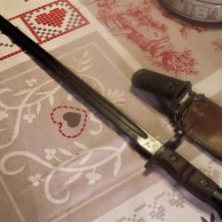 baionnette US17 avec rare support &eacute;tui/ceinture et un morceau d'&eacute;tui