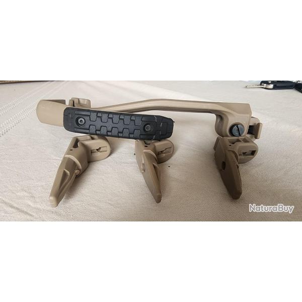 Crosse Cobra Fab d�fense + poign�e avantpour pistolet. GLOCK 17 et 19