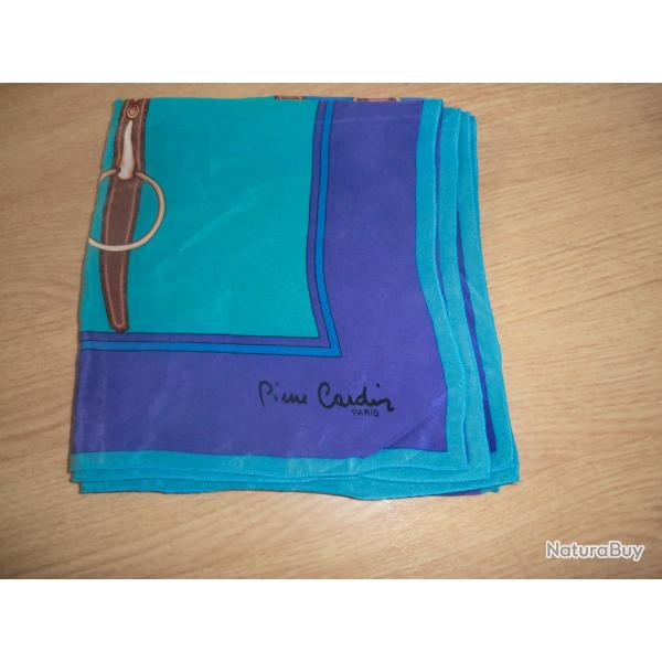 carr� foulard vintage 100% soie roulott� main  86 X 82  cm