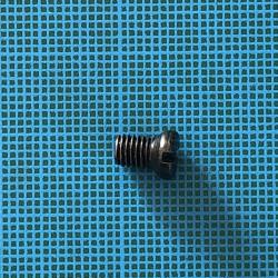 Pistolet &agrave; plombs Diana P5 Magnum: Vis avant de fixation sur le tube principal