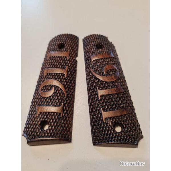 PAIRE DE PLAQUETTES BOIS POUR COLT 45,MODELE "1911"