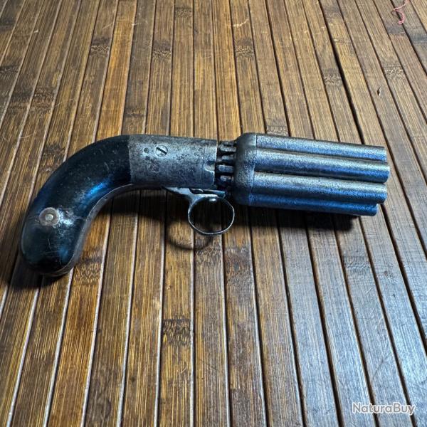 PISTOLET REVOLVER POIVRI�RE MARIETTE RARE DANS CETTE VERSION 8 CANONS