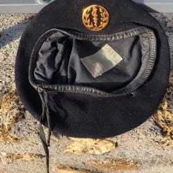 B&eacute;ret Militaire Fran&ccedil;ais avec insigne Sant&eacute; taille 60