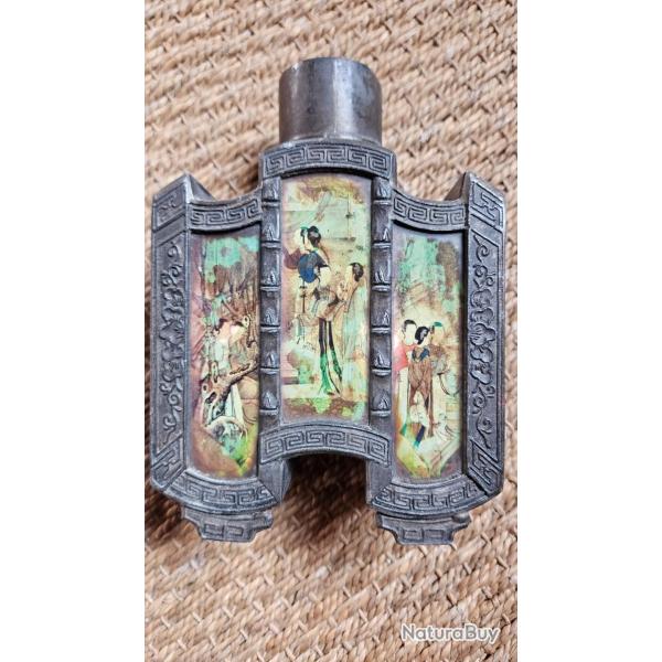 Flasque chinoise m�tal patin� bronze d�cor personnages - art asiatique