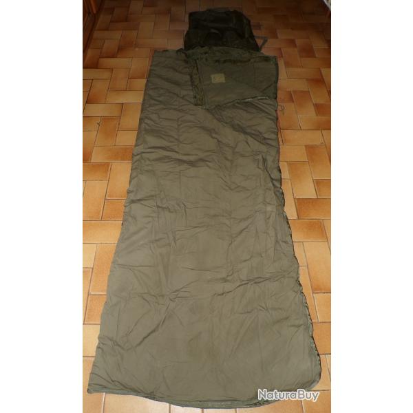 SAC DE COUCHAGE T.T.A DE L'ARMEE FRANCAISE DE 1972 MODELE 1971 , LONGUEUR DU COUCHAGE 170 CM , POIDS