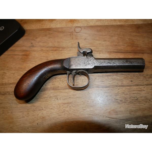 Pistolet � coffre � percussion dit coup de poing