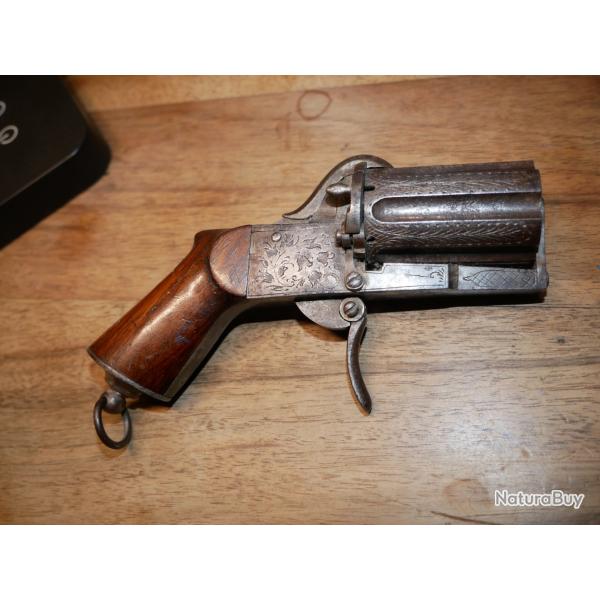 Sympathique Poivri�re en 7mm � broche