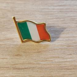 INSIGNE M&Eacute;TAL DRAPEAU IRLANDE