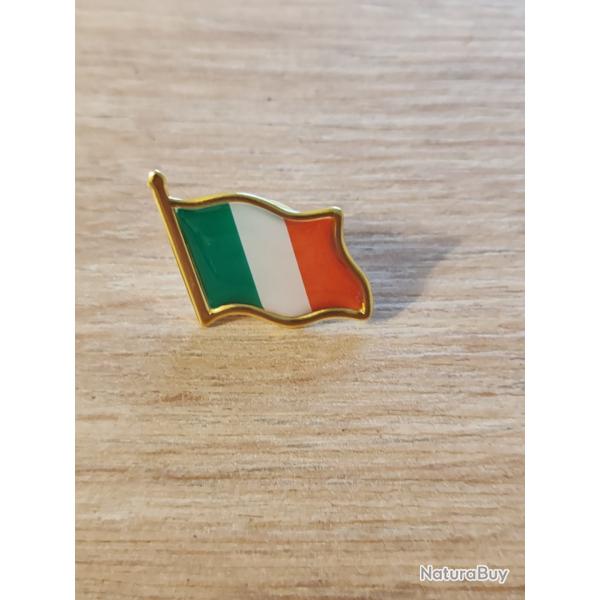 INSIGNE M�TAL DRAPEAU IRLANDE