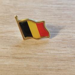 INSIGNE M&Eacute;TAL DRAPEAU BELGIQUE