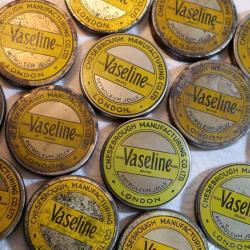 WWII VASELINE - entretien ARME lot 4 Boites usa  - britanniques, elles sont pleines - WWII