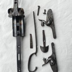Pi&egrave;ces anciennes fusil Lefaucheux brevet&eacute; 1876 - m&eacute;canismes, chiens, bascule - arme &agrave; broche XIXe