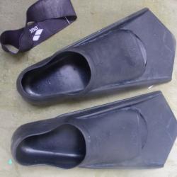palmes de plong&eacute;e pointures 43-44 Arena