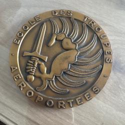 M&eacute;daillon militaire bronze &Eacute;cole des troupes a&eacute;roport&eacute;es 1977