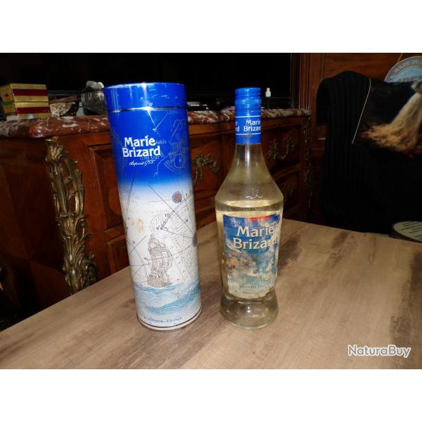 TRES ANCIENNE BOUTEILLE DE LIQUEUR MARIE BRIZARD