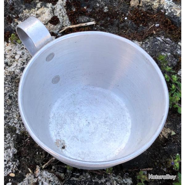QUART DE POILU alu FRANCE  WW2 tasse militaire arm�e  (UNIS TOURNUS FRANCE)