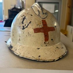 Casque Adrian Mod&egrave;le 26 infirmier : unit&eacute; premiers secours