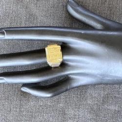 Chevali&egrave;re massive or massif 18 carats - bague homme - monogramme EP- taille 62