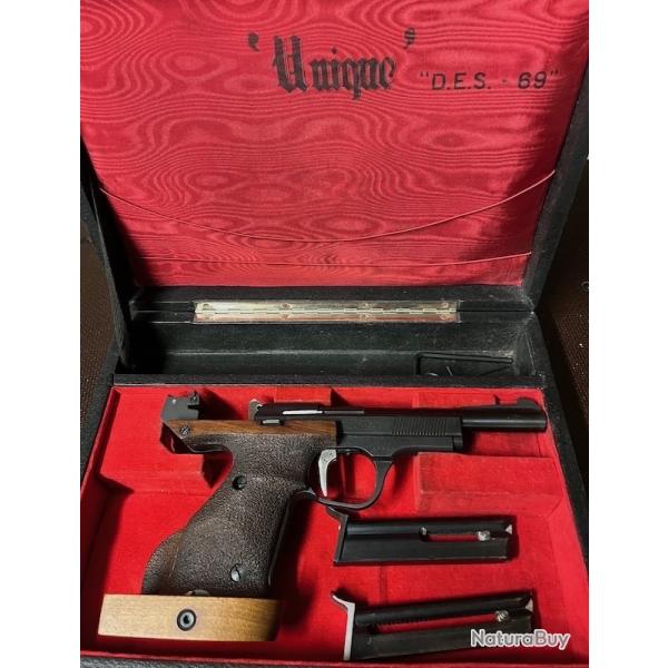 Pistolet Unique DES69 Calibre 22LR Complet Excellent �tat