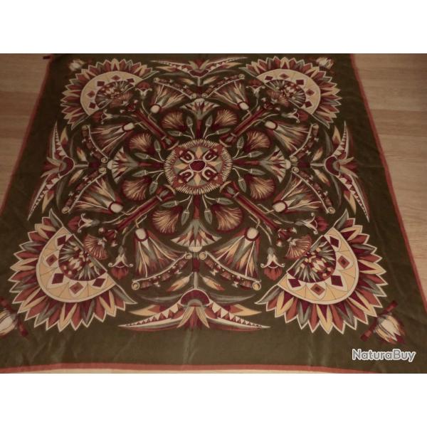 carr� foulard vintage 100% soie  85 X 82 cm