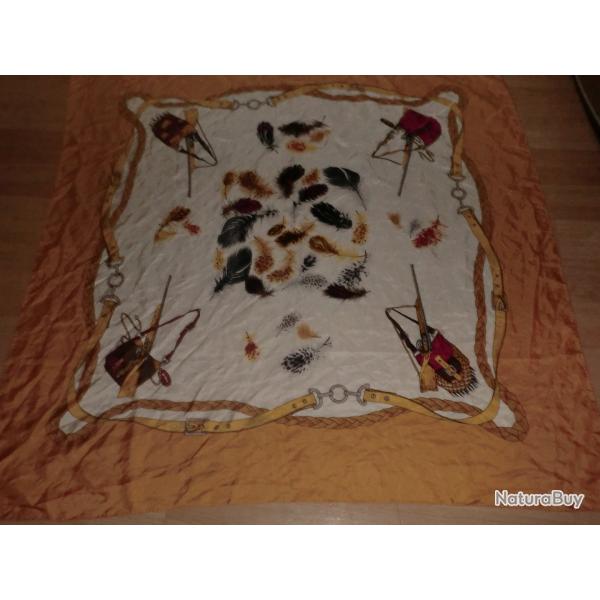 carr� foulard vintage 100% soie  88 X 87 cm