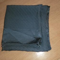 carr&eacute; foulard  homme vintage 100% soie   "" pierre cardin  gris  85 X 76  cm