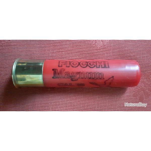Une cartouche de calibre 28 magnum Fiocchi
