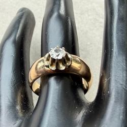 Bague or 18 carats de type solitaire - taille 55
