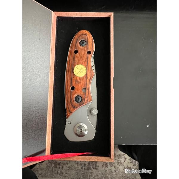 Couteau de collection FALKNER - �dition Sp�ciale "Cerf" - Neuf en Bo�te avec Certificat