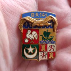 INSIGNE BA 141 ORAN - LA SENIA ( DRAGO - A 599 )