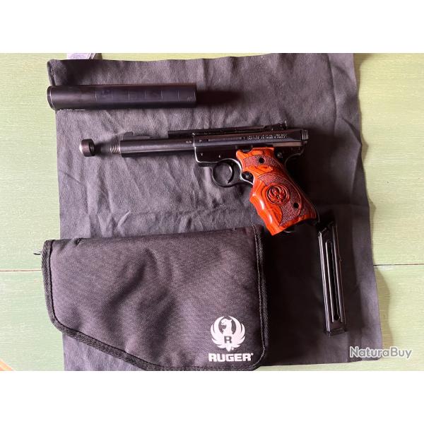 Pistolet de marque RUGER MARK 3  calibre 22 LR avec silencieux atc neuf  - Tr�s bon �tat