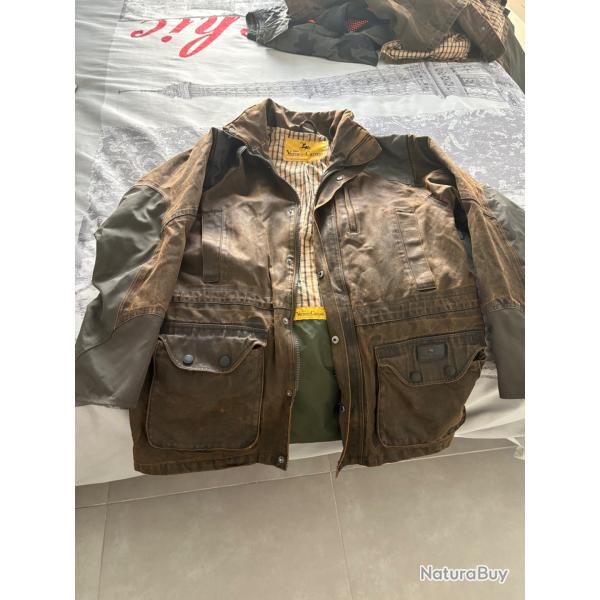 Veste gilet et pantalon de chasse Verney Carron . Gilet orange browning. �tui fusil Verney Carron .