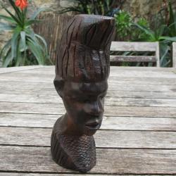 petit statuette de 20 cm femme  africaine du gabon en eben