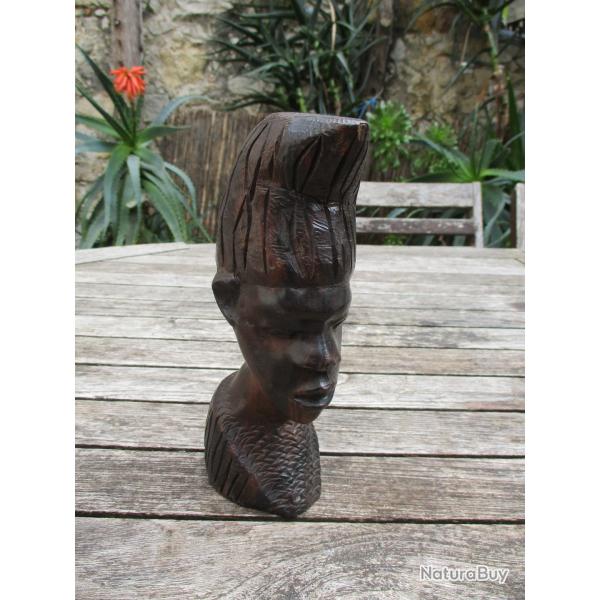 petit statuette de 20 cm femme  africaine du gabon en eben