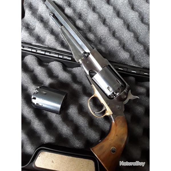 Remington  Euro Arms cal 36 TBE . Avec  2 barillets + mallette . Annee 72 .xx8 . Mod�le new army .36