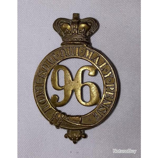 Cap badge anglais 96th R�giment of Foot 19�me si�cle p�riode Victorienne