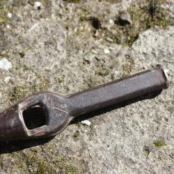 Emporte-pi&egrave;ce ancien calibre 38