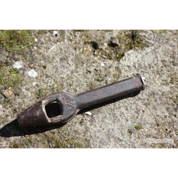 Emporte-pi�ce ancien calibre 38