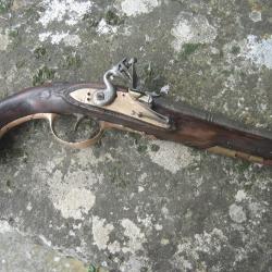 pistolet de marine 18me si&egrave;cle ,  pi&egrave;ce d'&eacute;poque, pour d&eacute;coration ou a finir de restaurer.