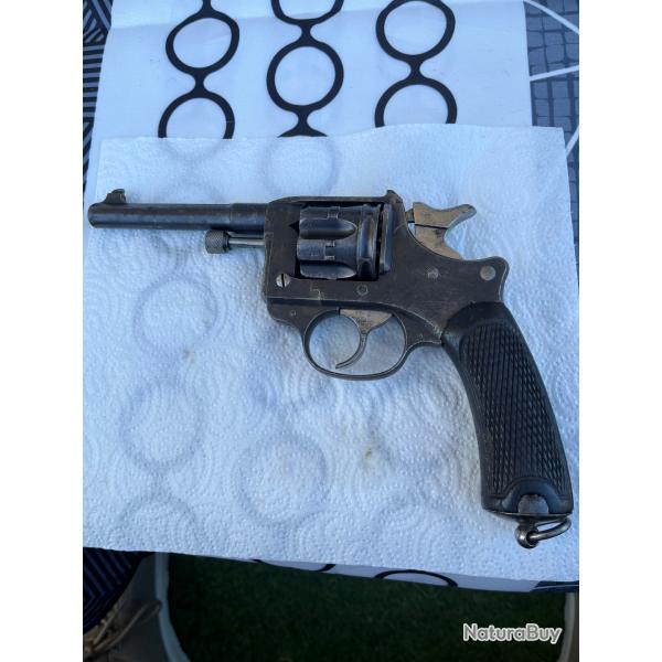Revolver 1892 pour la Marine rare ( 17000 exemplaires de fabriqu�s )