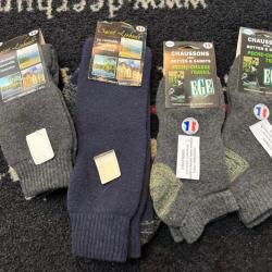 lot de 2 chaussettes + 2 chaussons 39/42 a vendre aux ench&egrave;re destockage chasse ench&egrave;re