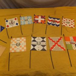 Lot de fanion ancien.  des anciens r&eacute;giments  fran&ccedil;ais. Il y en a 10,
