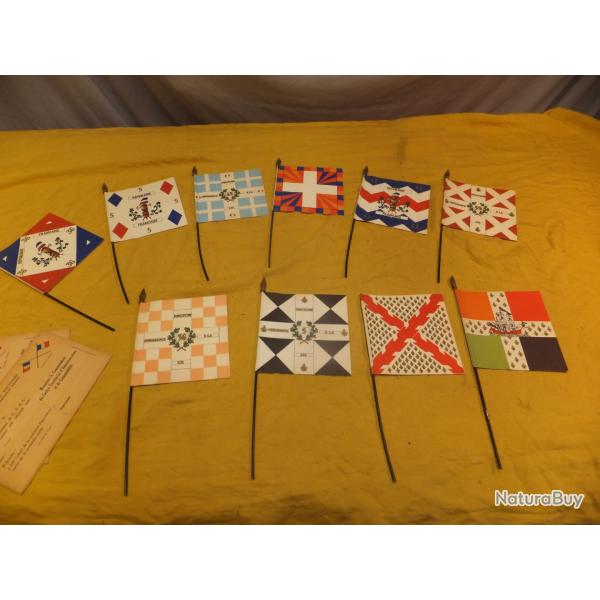 Lot de fanion ancien.  des anciens r�giments  fran�ais. Il y en a 10,